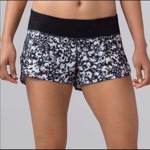 Lululemon Speed Short in Black White Floral